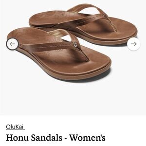 OluKai Women's Honu Flip Flops in Brown
